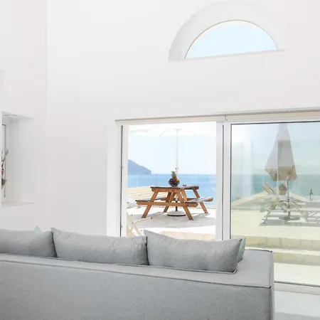 D & G Private Agios Georgios Pagon