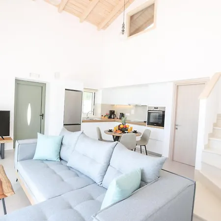 D & G Private * Agios Georgios Pagon