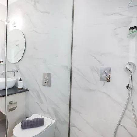 D & G Private * Άγιος Γεώργιος Πάγων