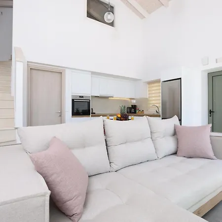 D & G Private Villa Agios Georgios Pagon